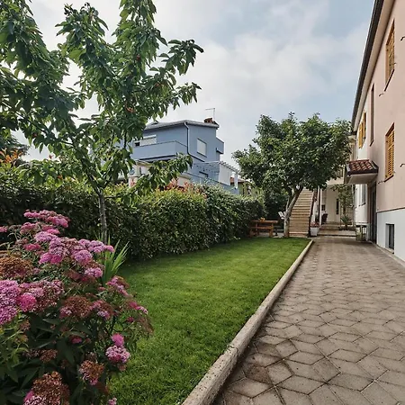 Apartment Car Umag 3 Exterior photo