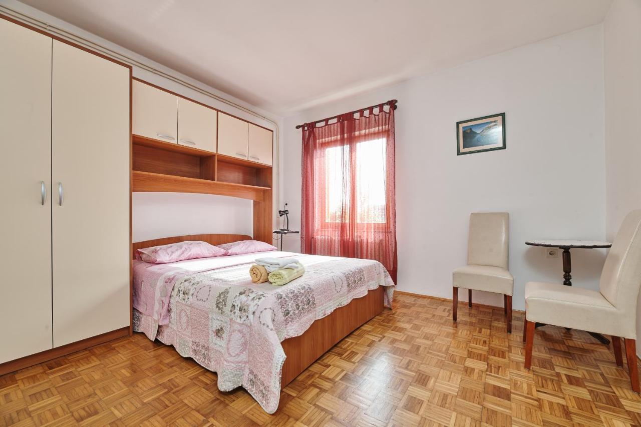 Apartment Car 3