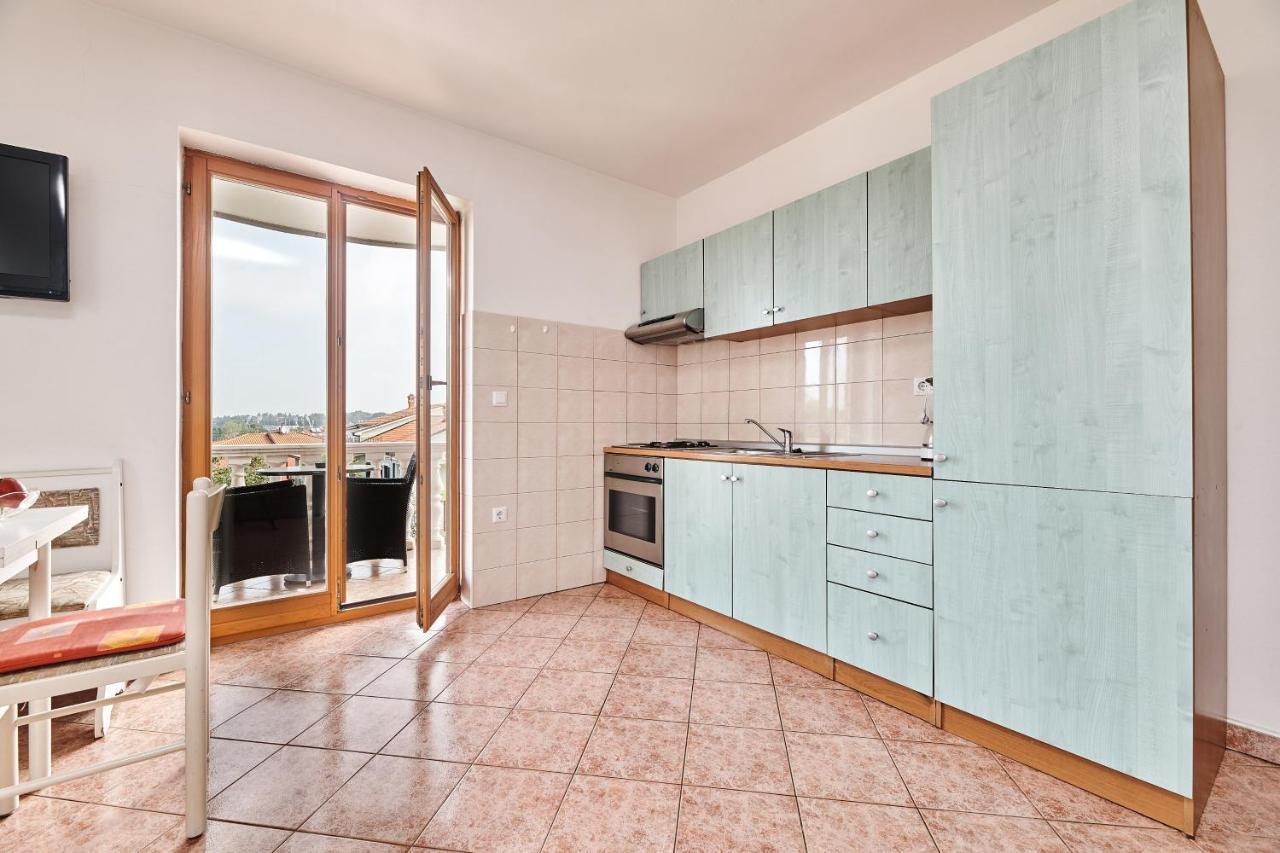Apartment Car 3